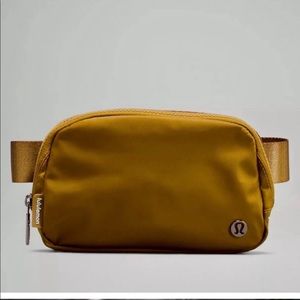 Lululemon Everywhere Belt Bag